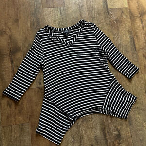 Women's Jones New York Black White Striped Tunic Top M